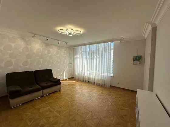 Простора 2-кімнатна квартира вул. Ованеса Туманяна 3 Київ