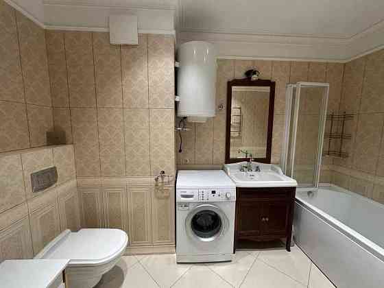 Простора 2-кімнатна квартира вул. Ованеса Туманяна 3 Київ