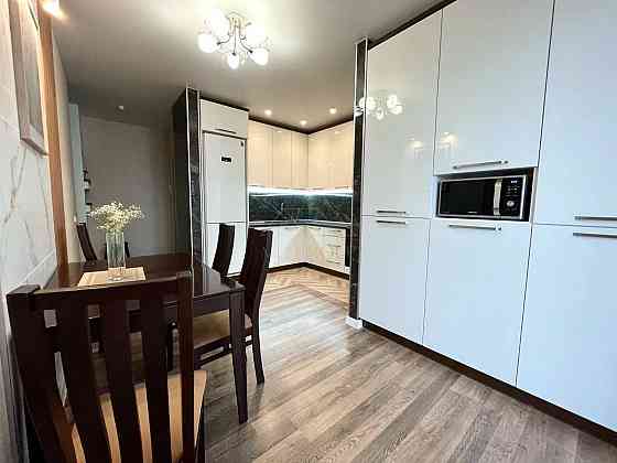 Продається вишукана 2к з євроремонтом та міським озером на подвір'ї! Івано-Франківськ