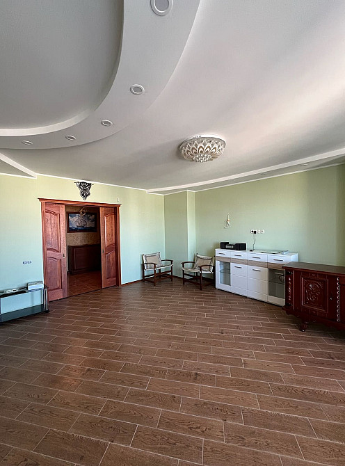 сдам свою квартиру ЕСТЬ ГЕНЕРАТОР 2 комнаты "Белый дом" ГЛУШКО Одеса - зображення 2