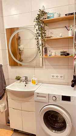 Палац  Україна Либідська Малевича 111 2 кім Kyiv