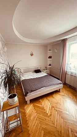 Палац  Україна Либідська Малевича 111 2 кім Kyiv