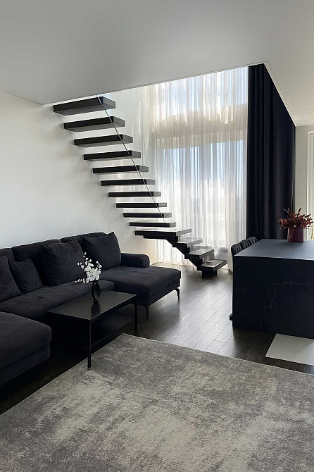 Двоповерхова стильна 2-к квартира з вражаючим видом в ЖК “Славутич” Kyiv - photo 2