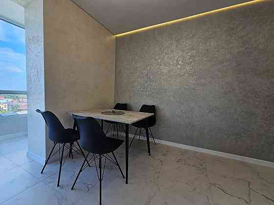 Продам двокімнатну квартиру з ремонтом та видом на гори Ивано-Франковск