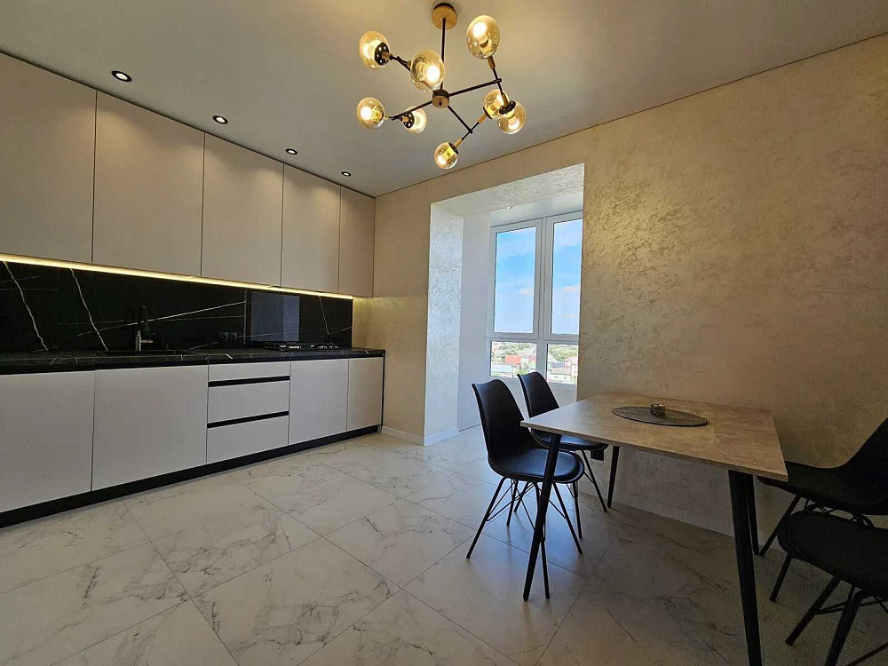 Продам двокімнатну квартиру з ремонтом та видом на гори Ивано-Франковск - изображение 1