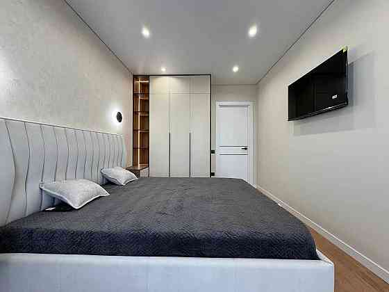 Продам! Двокімнатна з якісним ремонтом поруч центру! Вигідно! Ивано-Франковск