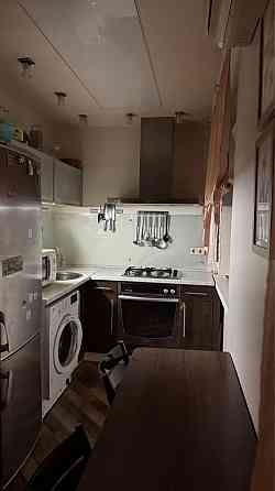 Поділ 2 кімнатна студія  метро Тараса Шевченка. Киев