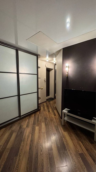 Поділ 2 кімнатна студія  метро Тараса Шевченка. Киев - изображение 4