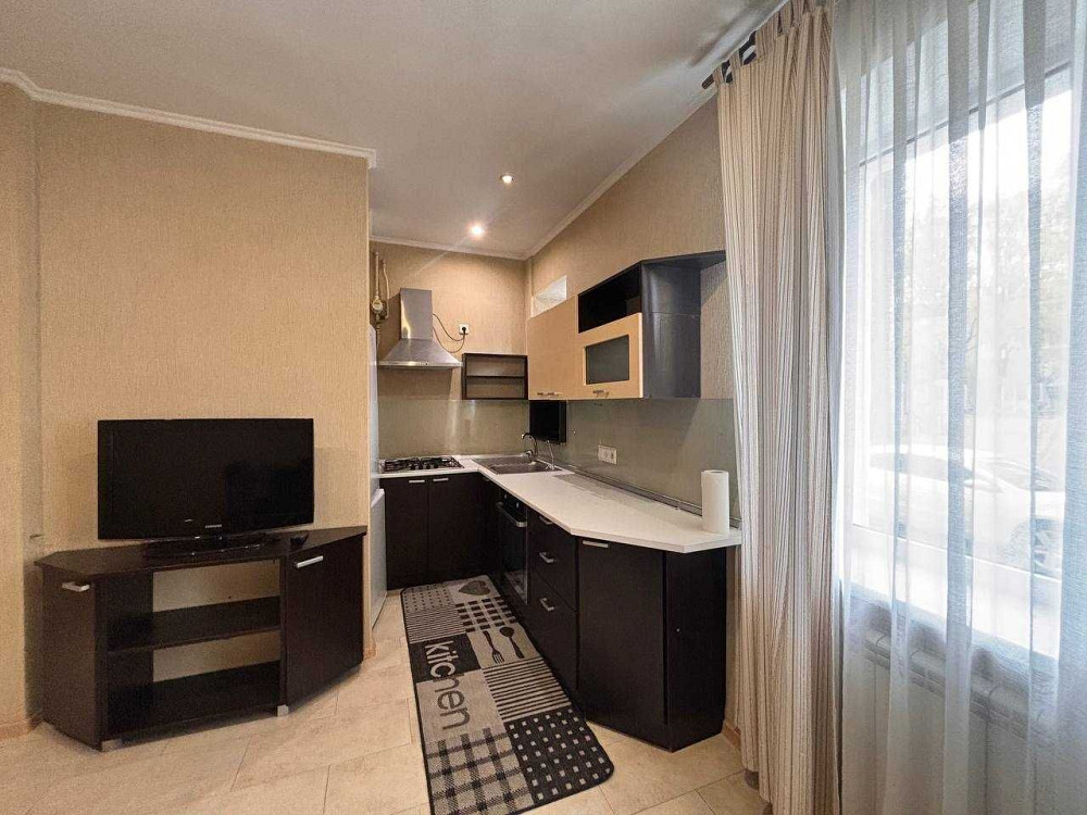 3кімнатна-сталінка, центр, КПІ,капремонт,меблі Киев - изображение 2