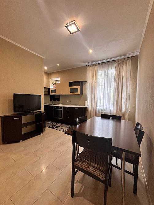 3кімнатна-сталінка, центр, КПІ,капремонт,меблі Киев - изображение 1