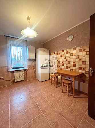 Продам велику 3-х кімнатну квартиру з індивідуальним опаленням Каменец-Подольский