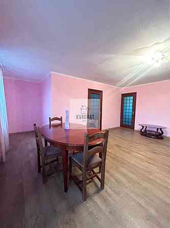 Продам велику 3-х кімнатну квартиру з індивідуальним опаленням Каменец-Подольский