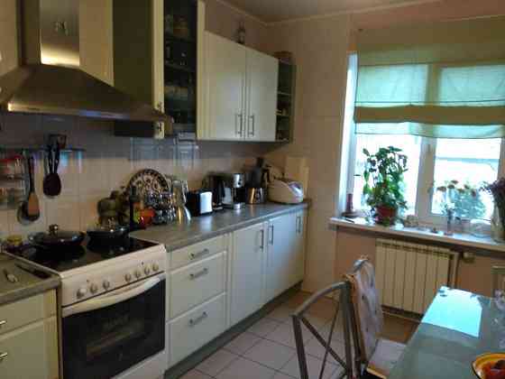 Дарницький район. М.Позняки, Б.Гмирі 1Б/6, продаж 3х кімнатної. Київ