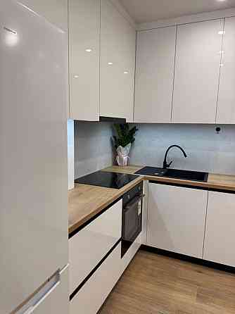 Продаж 2 кімнатної нової квартири вул.Київська Черновцы