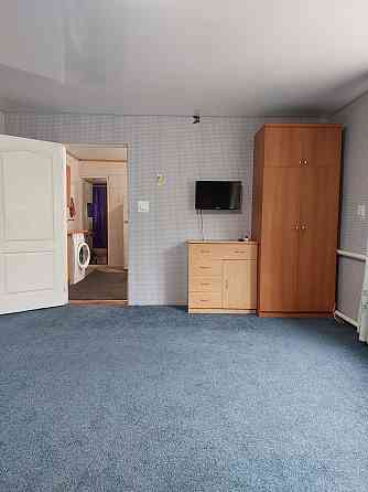 Сдам однокомнатный домик проспект Свободы.С ком.услуг только эл-во. Дніпро