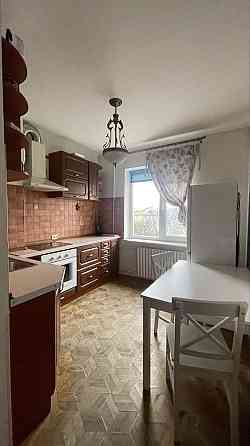 Долгосрочная аренда 2к кв. на среднем этаже на И.Петрова 47 Одеса