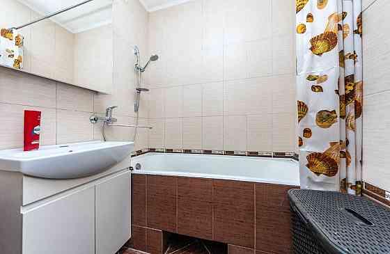 3-кім. квартира в 5 хвилинах від метро вул. Героїв Дніпра 19. Київ