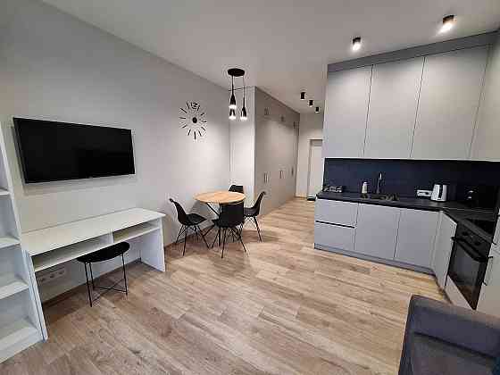 1-кімн квартира по вул. Центральна 21-Б, ЖК Рів'єра, масив Осокорки. Київ