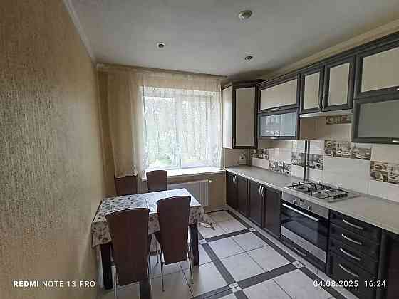 Двокімнатна в спокійному районі біля річки Ивано-Франковск