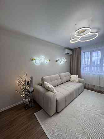 продам 2 кім в новому будинку в центрі міста Залуква