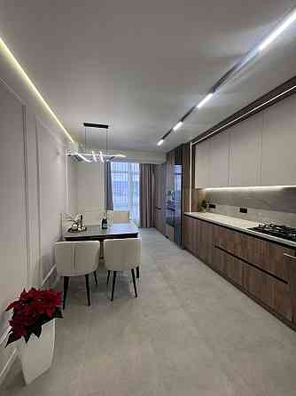 продам 2 кім в новому будинку в центрі міста Залуква