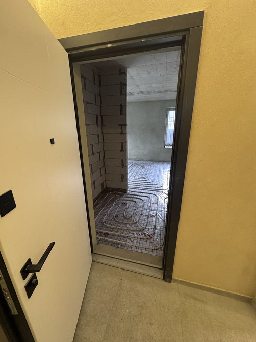 ПРОДАЄТЬСЯ велика Двох кімнатна квартира, з власною терасою Винники - изображение 4