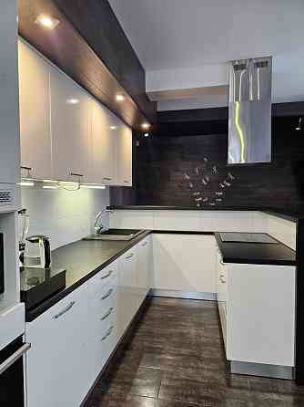 Продаж трикімнатної квартири з ремонтом. Сихів. Львів