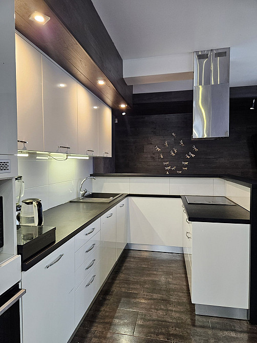 Продаж трикімнатної квартири з ремонтом. Сихів. Львів - зображення 1