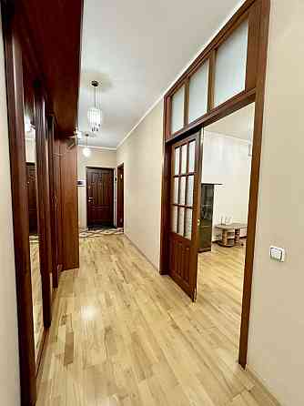 Продам 2-комнатную квартиру в центре набережная Харьков