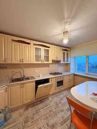 Продам 4 комнатную чешку в ТОП районе Черноморска Чорноморськ