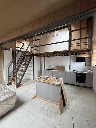 Продаж 1 кімнатної студії, з  виходом на терасу. Центр міста. Полтава