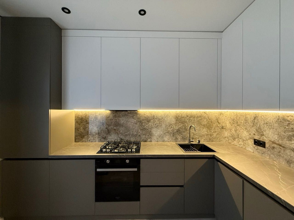 Продам 1-кімнатну квартиру з ремонтом в новобудові! Ровно - изображение 8