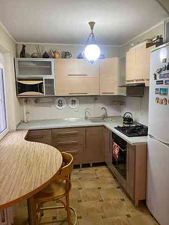 Сдам трёхкомнатная квартиру  на Черёмушках Одеса