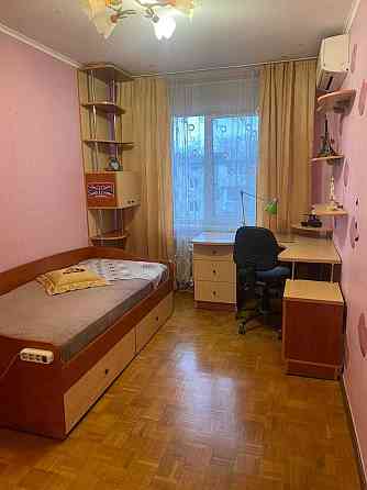 Сдам трёхкомнатная квартиру  на Черёмушках Одеса