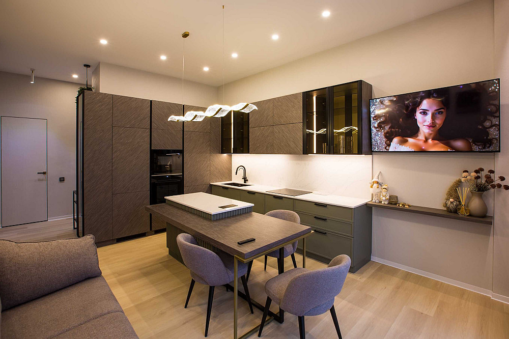 ТОП-ЛОКАЦІЯ!!!  10 хвилин пішки до центру та липової алеї. Ужгород - изображение 2