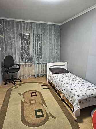 Трикімнатна квартира на Героїв Майдану( маг Гардероб) Чернівці