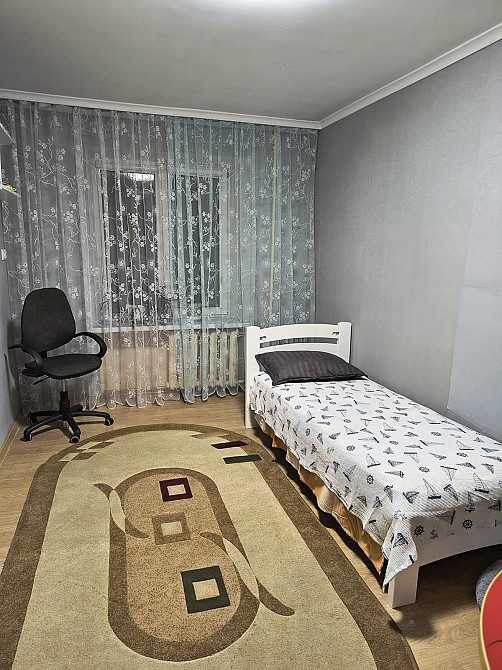 Трикімнатна квартира на Героїв Майдану( маг Гардероб) Чернівці - зображення 3