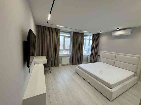 Власник. Слам 2-х кім. квартиру. ЖК Бережанський.  В домі є Генератор Київ