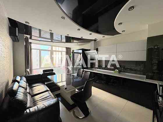 В продаже трехкомнатная квартира с хорошим ремонтом на Таирова! Одесса