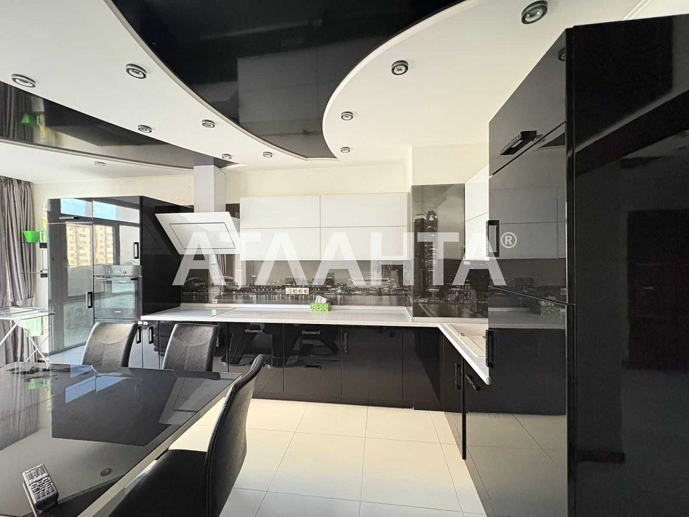 В продаже трехкомнатная квартира с хорошим ремонтом на Таирова! Одесса - изображение 1