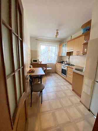 Продам 3-х кімнатну квартиру на зручному 2-му поверсі Рівне