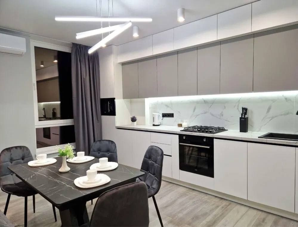 Оренда в самому центрі міста Івано-Франківськ - зображення 1