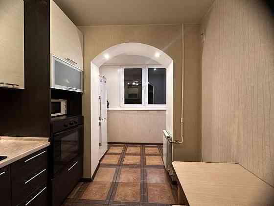 М. Котельникова, 3 - метро Святошин – 10 хв. пішки, середина будинку Киев