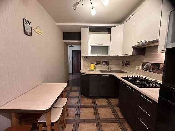 М. Котельникова, 3 - метро Святошин – 10 хв. пішки, середина будинку Киев