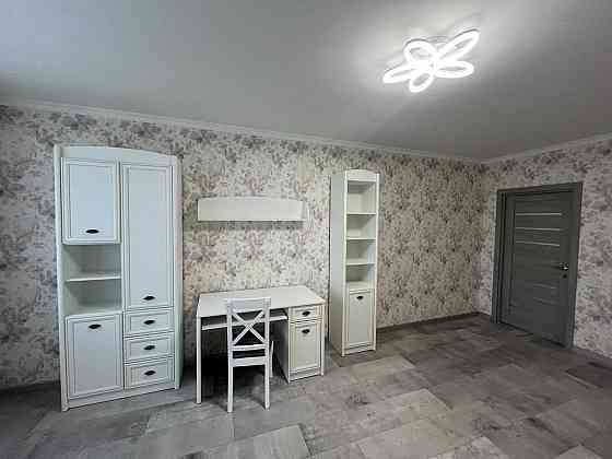 Ідеальна Двокімнатна Квартира 80 м² з Прекрасним Ремонтом та Меблями! Хмельницкий