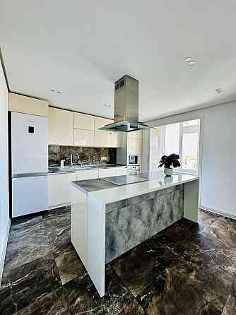 Ціну знижено! 3 кімнатна квартира в центрі міста Черкассы