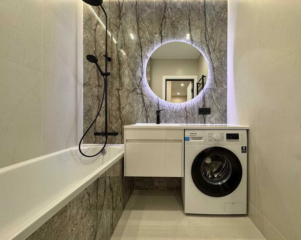 Продам! Вигідно! Двокімнатна поблизу центру міста! Івано-Франківськ - зображення 1