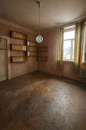 Продаж 4-х кімнатної квартири, під ремонт, ближній центр, м. Дрогобич! Drohobych