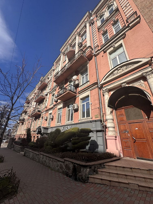 Ексклюзивна 3-кімнатна квартира в центрі, біля Ботсаду Киев - изображение 1