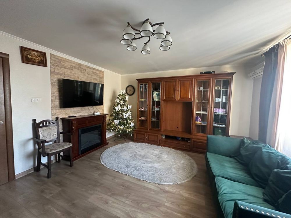 Продаж просторої 3-х кім. квартири в Центрі (р-н Парку, ЦУМу) Rivne - photo 1